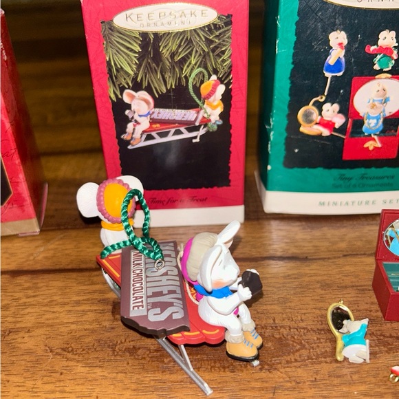 Hallmark • 3 Boxes • Tiny Mouse Treasures/ Time For A Treat/ Dad • Ornaments - Picture 8 of 16